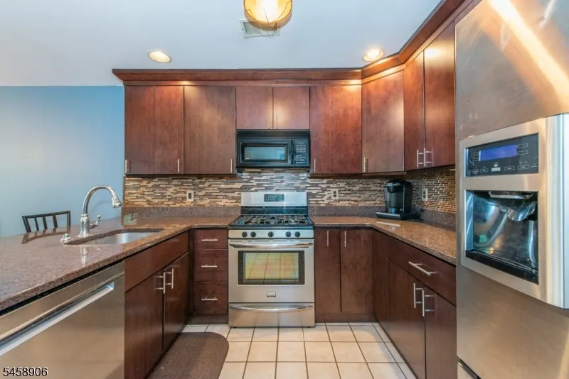 3107 Scenic Ct Denville, NJ 07834