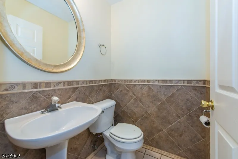 3107 Scenic Ct Denville, NJ 07834