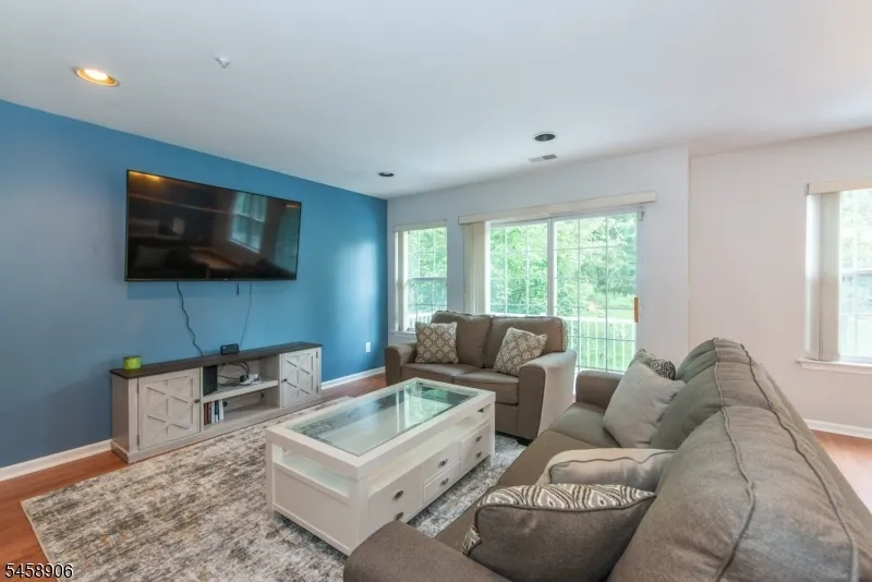 3107 Scenic Ct Denville, NJ 07834