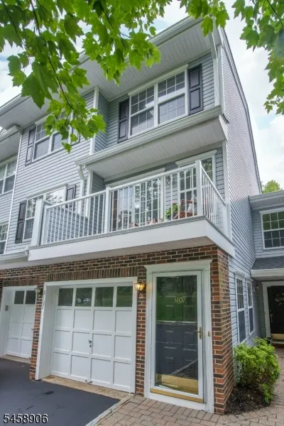 3107 Scenic Ct Denville, NJ 07834
