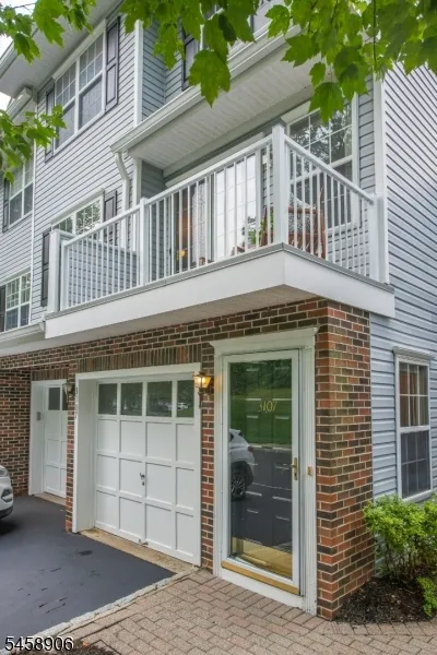 3107 Scenic Ct Denville, NJ 07834