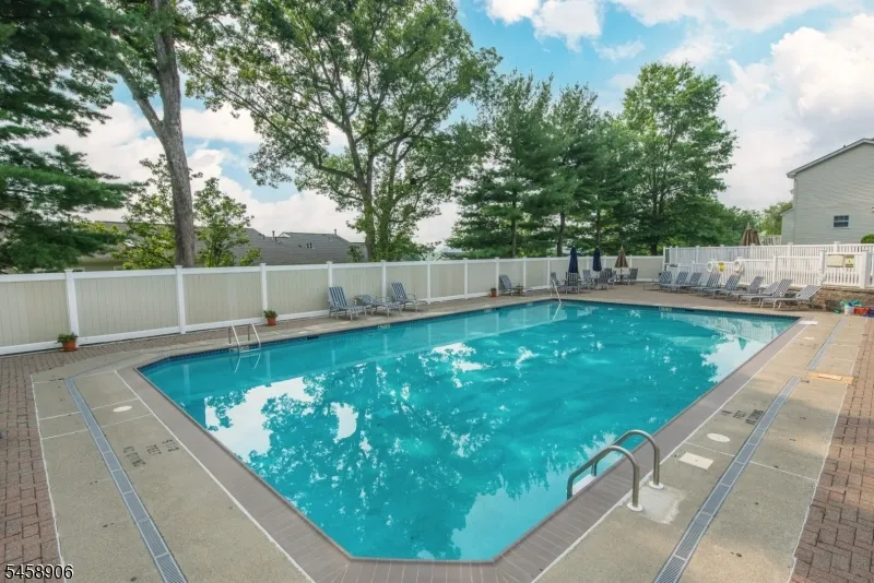 3107 Scenic Ct Denville, NJ 07834