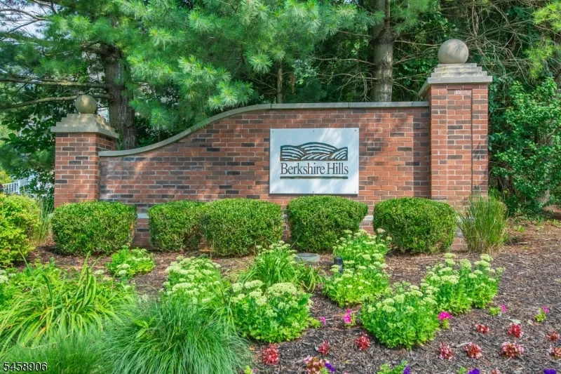 3107 Scenic Ct Denville, NJ 07834