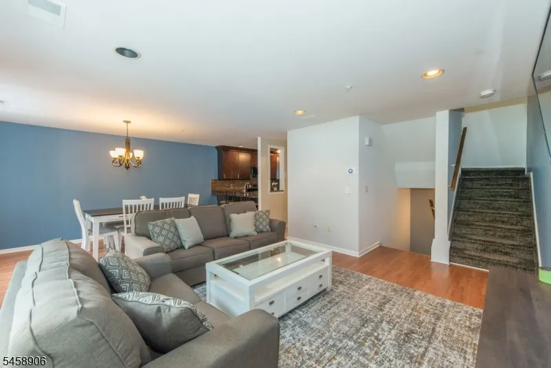 3107 Scenic Ct Denville, NJ 07834