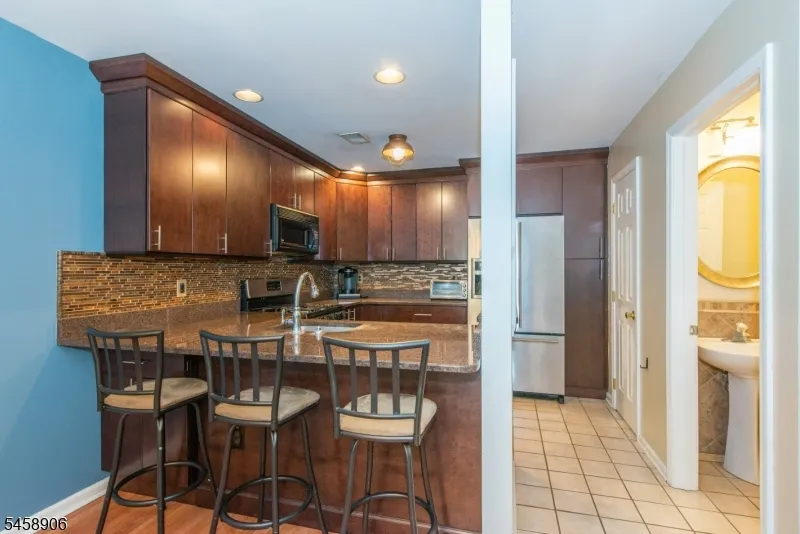 3107 Scenic Ct Denville, NJ 07834