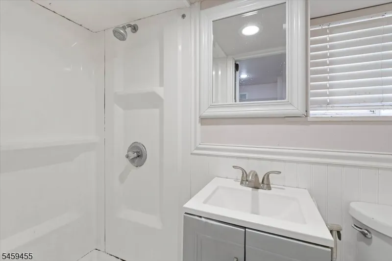 322 Kaplan Ave Hackensack City, NJ 07601