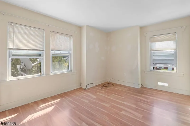 322 Kaplan Ave Hackensack City, NJ 07601