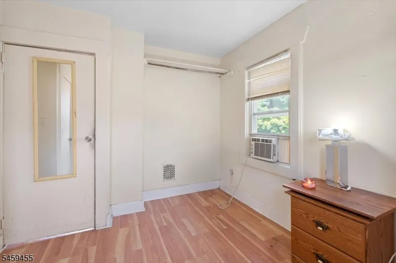 322 Kaplan Ave Hackensack City, NJ 07601