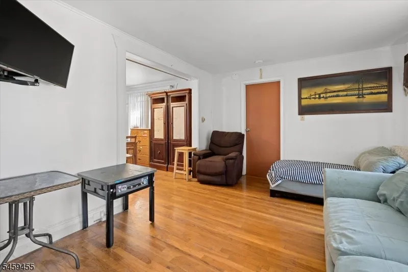 322 Kaplan Ave Hackensack City, NJ 07601