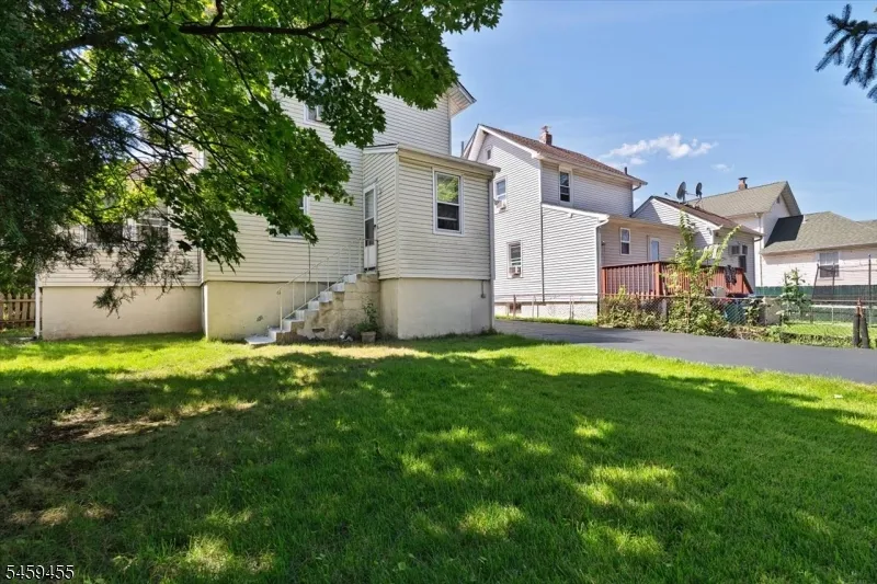 322 Kaplan Ave Hackensack City, NJ 07601