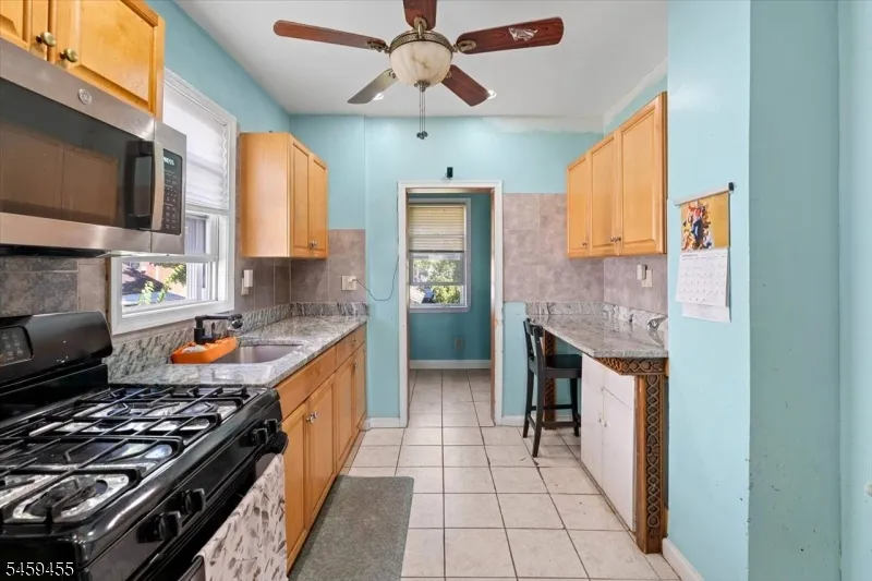 322 Kaplan Ave Hackensack City, NJ 07601