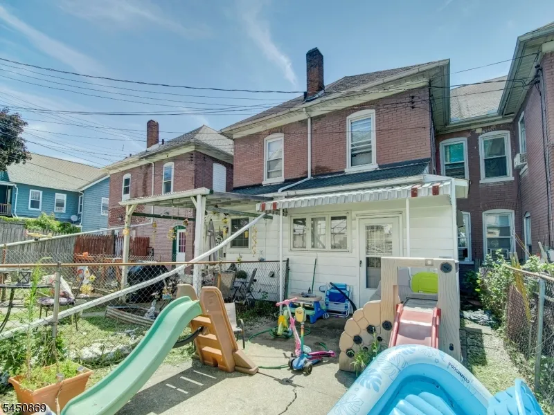 9 Davis St Phillipsburg Town, NJ 08865