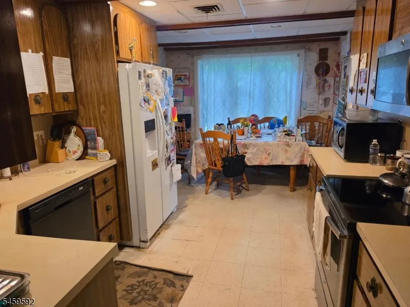 39 Greendale Rd Cedar Grove, NJ 07009