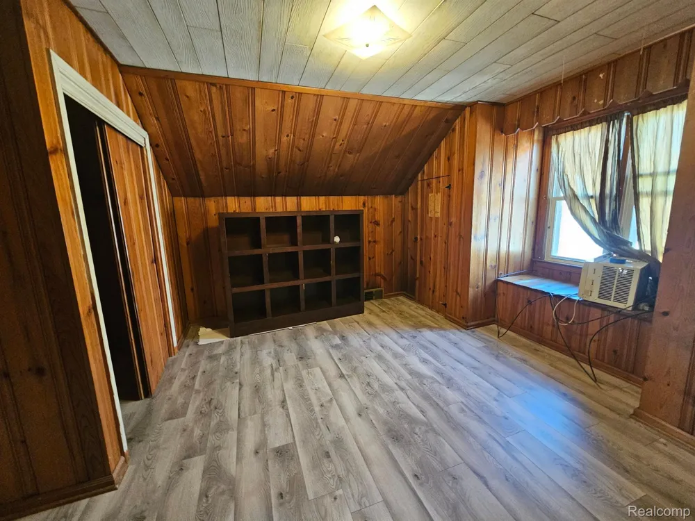 152 HIGHLAND AVENUE Clawson City, MI 48017