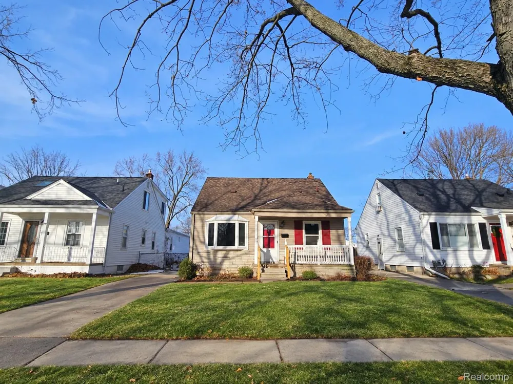 152 HIGHLAND AVENUE Clawson City, MI 48017