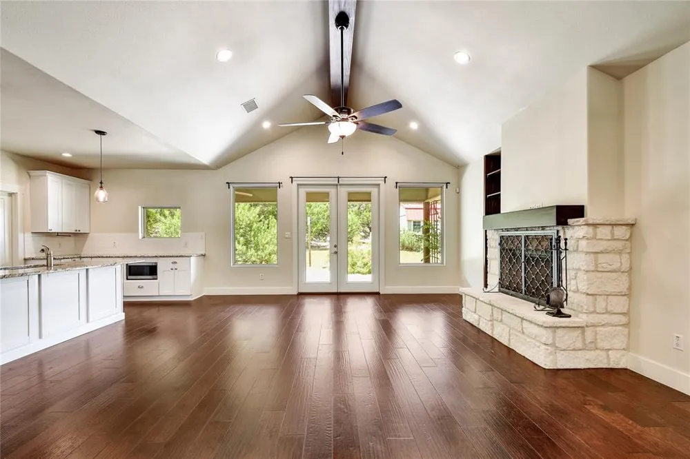 735 Monarch Lake Canyon Lake, TX 78133