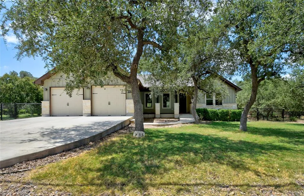 735 Monarch Lake Canyon Lake, TX 78133