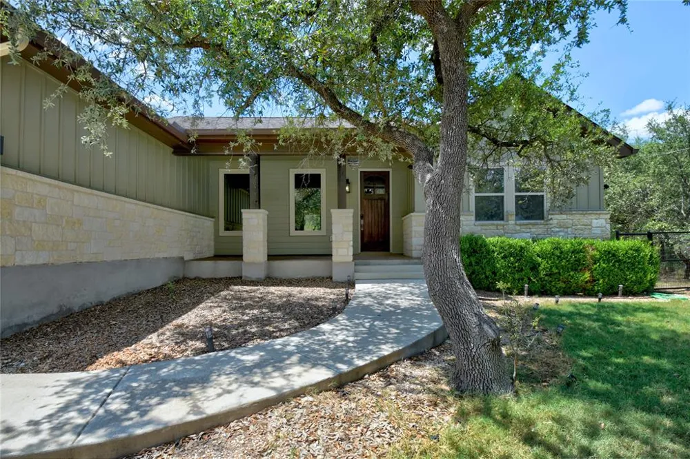 735 Monarch Lake Canyon Lake, TX 78133