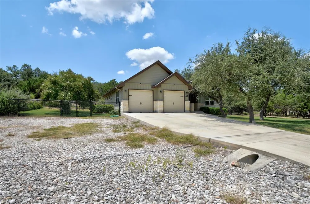 735 Monarch Lake Canyon Lake, TX 78133