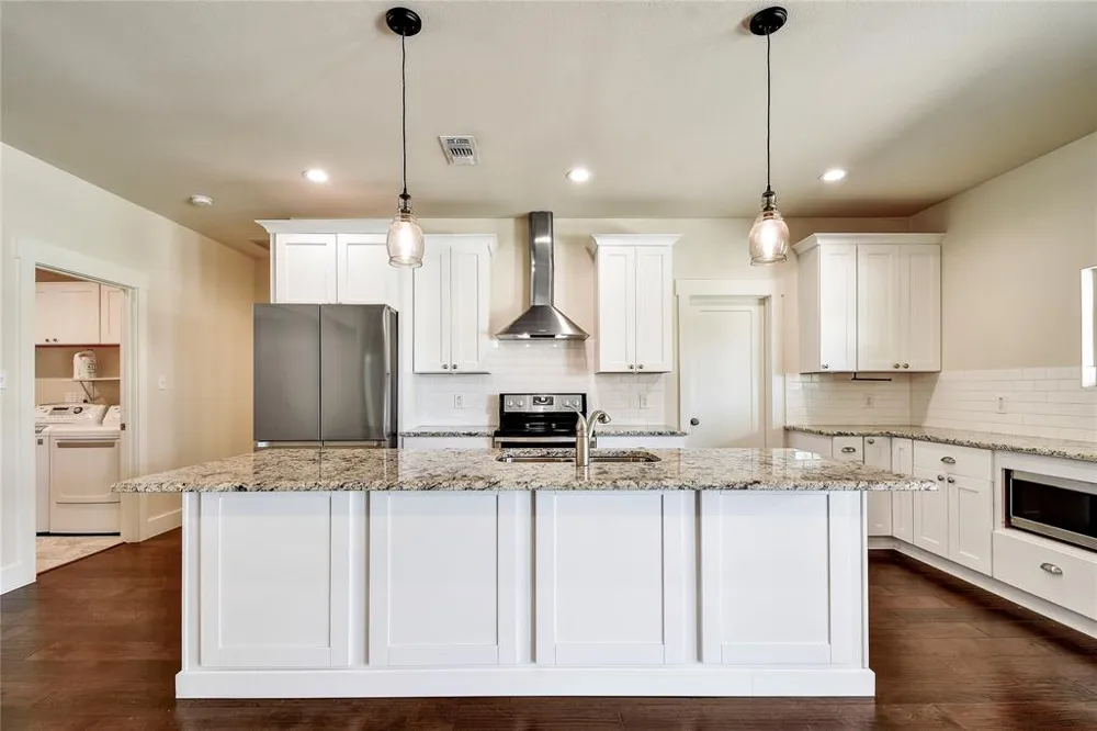 735 Monarch Lake Canyon Lake, TX 78133