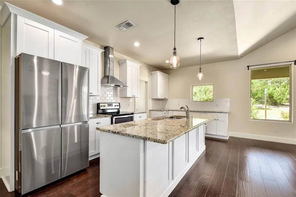 735 Monarch Lake Canyon Lake, TX 78133