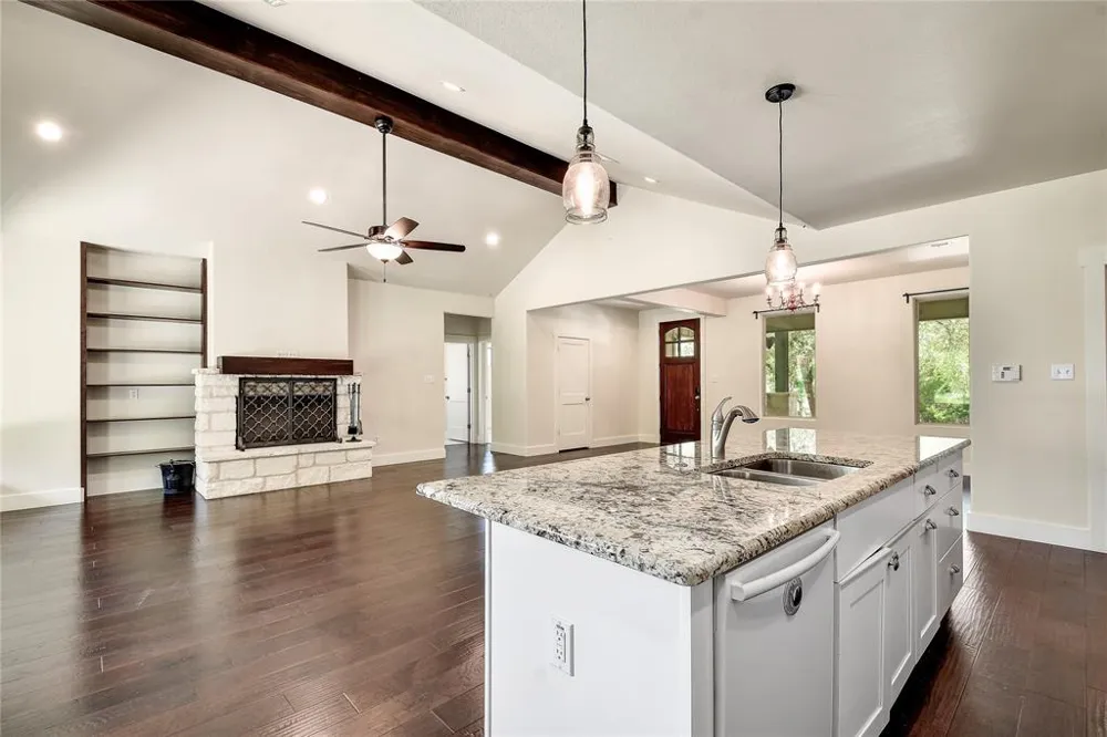 735 Monarch Lake Canyon Lake, TX 78133