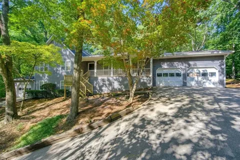4308 Oak Walk