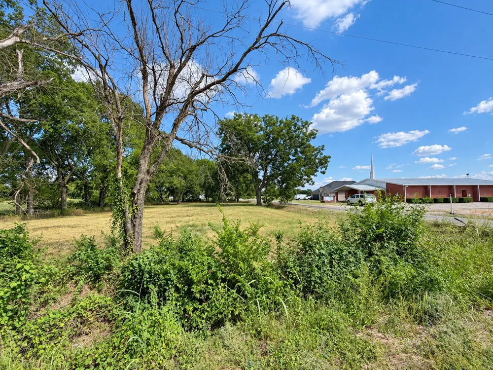 82 10th Street Honey Grove, TX 75446