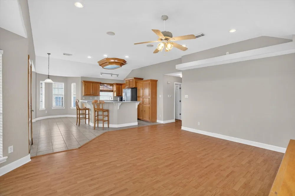514 Pompano Street Bayou Vista, TX 77563