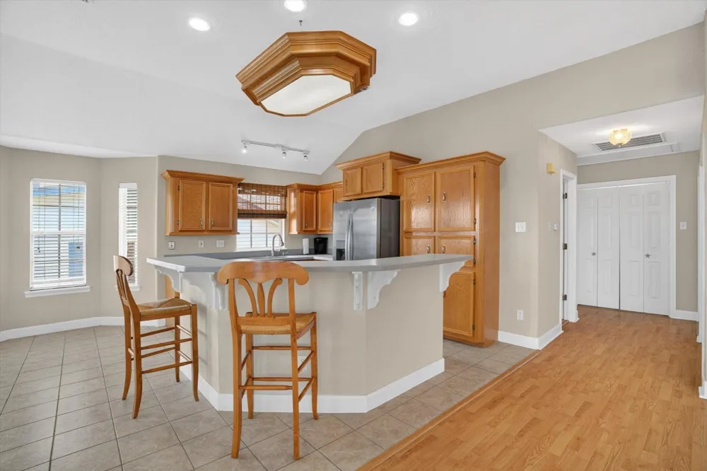 514 Pompano Street Bayou Vista, TX 77563