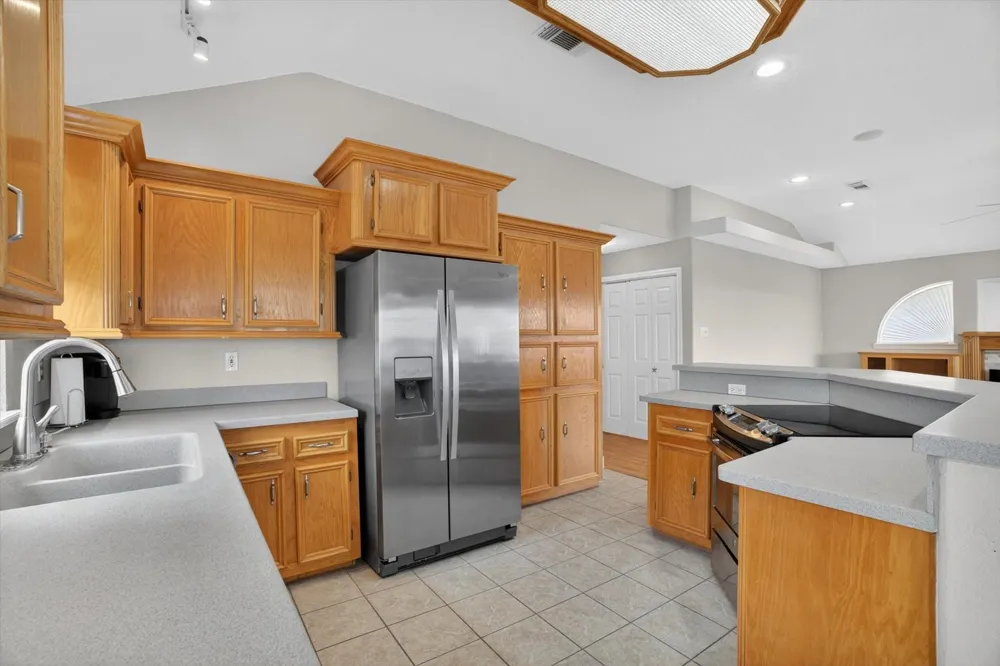 514 Pompano Street Bayou Vista, TX 77563