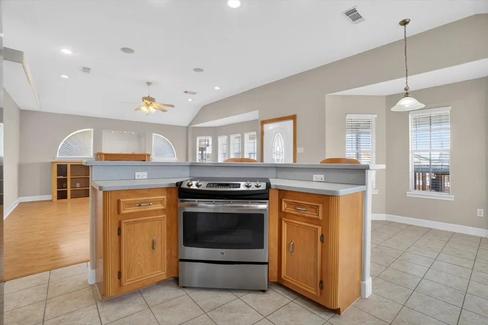 514 Pompano Street Bayou Vista, TX 77563