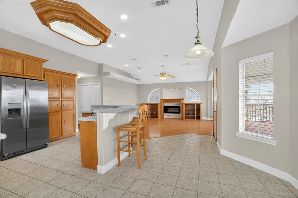 514 Pompano Street Bayou Vista, TX 77563