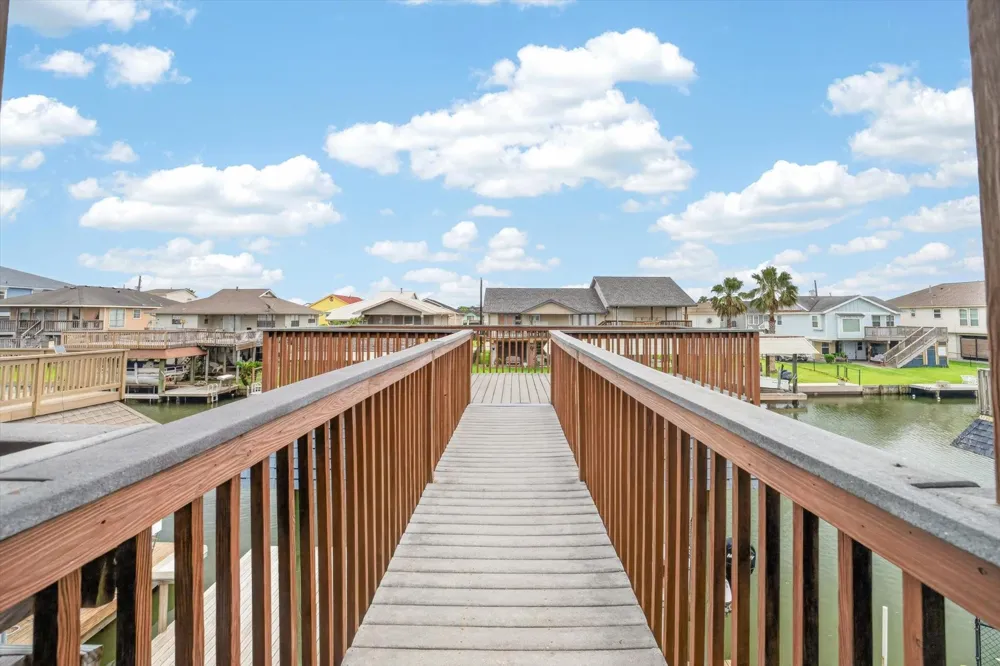 514 Pompano Street Bayou Vista, TX 77563