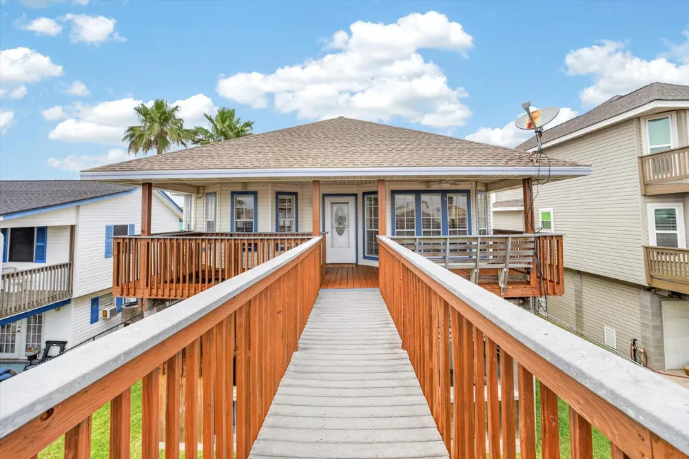 514 Pompano Street Bayou Vista, TX 77563