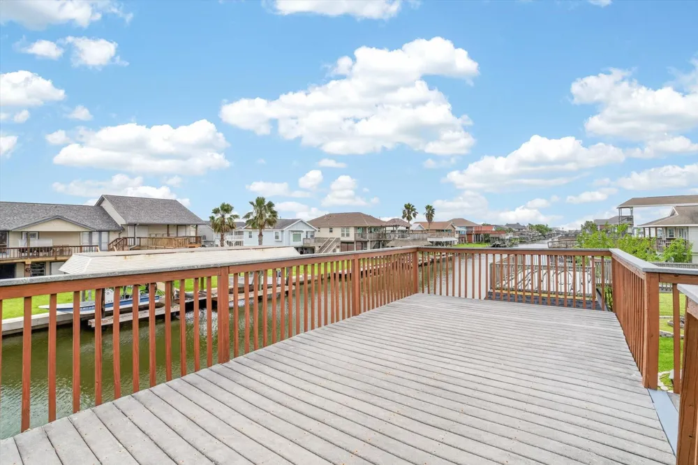 514 Pompano Street Bayou Vista, TX 77563