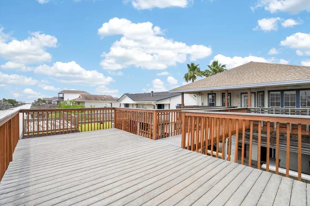 514 Pompano Street Bayou Vista, TX 77563