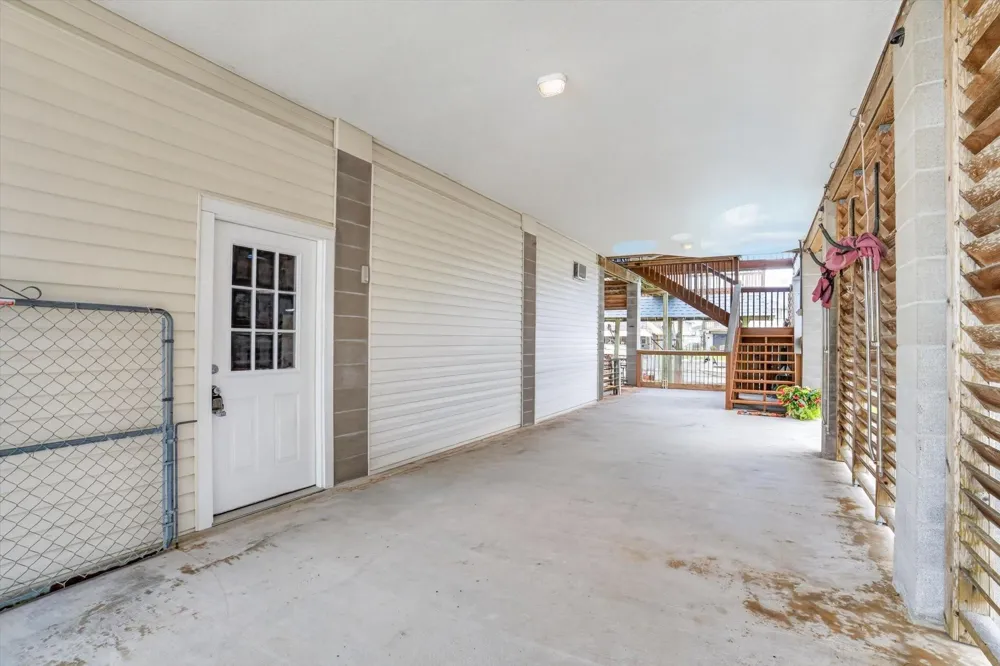 514 Pompano Street Bayou Vista, TX 77563