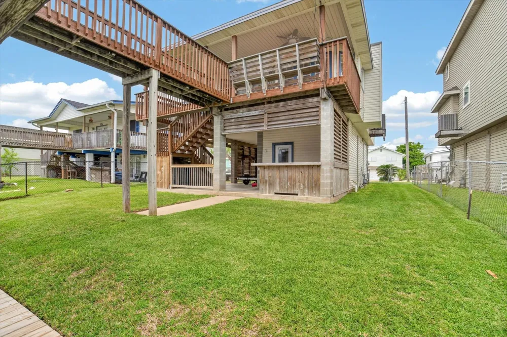 514 Pompano Street Bayou Vista, TX 77563