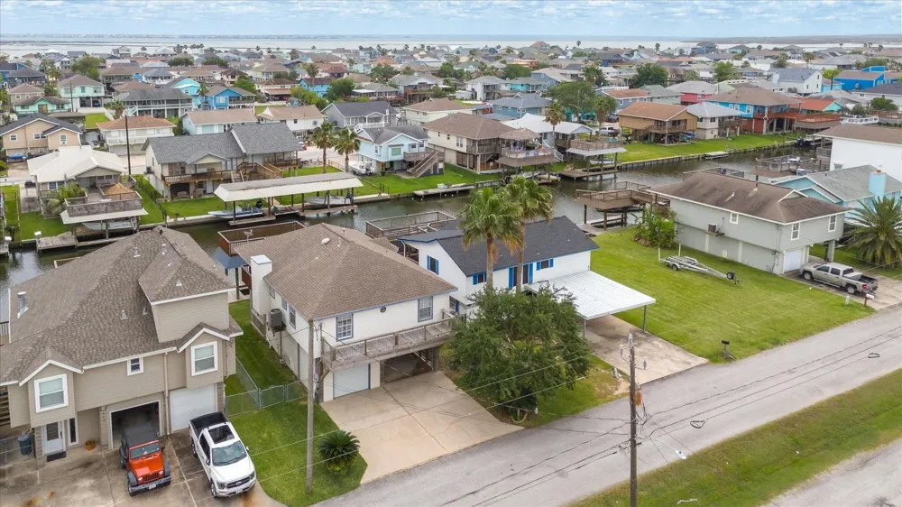 514 Pompano Street Bayou Vista, TX 77563