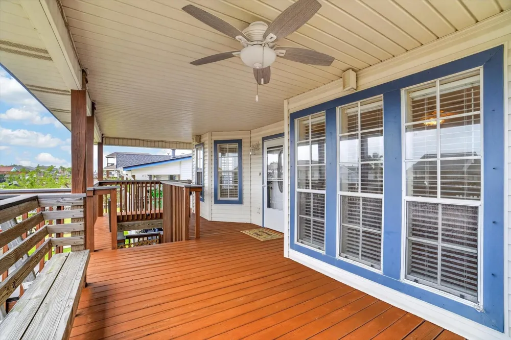 514 Pompano Street Bayou Vista, TX 77563