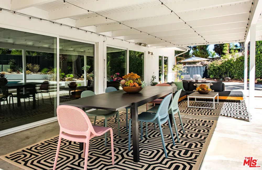4509 Caminito Place Los Angeles, CA 91356