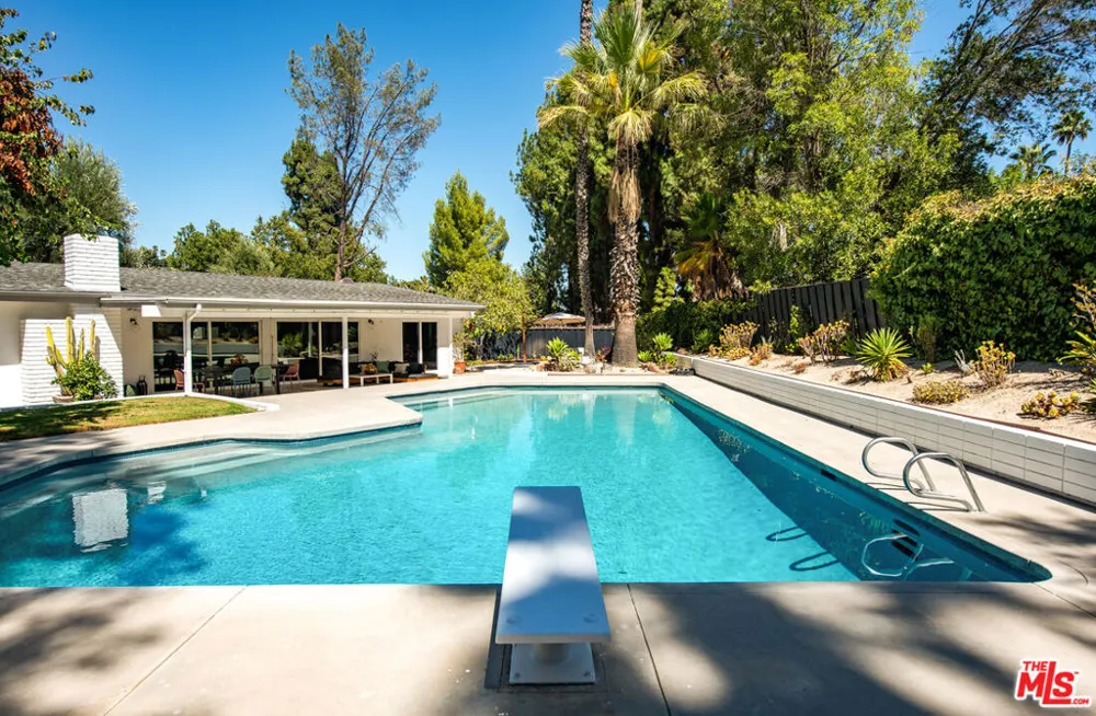4509 Caminito Place Los Angeles, CA 91356