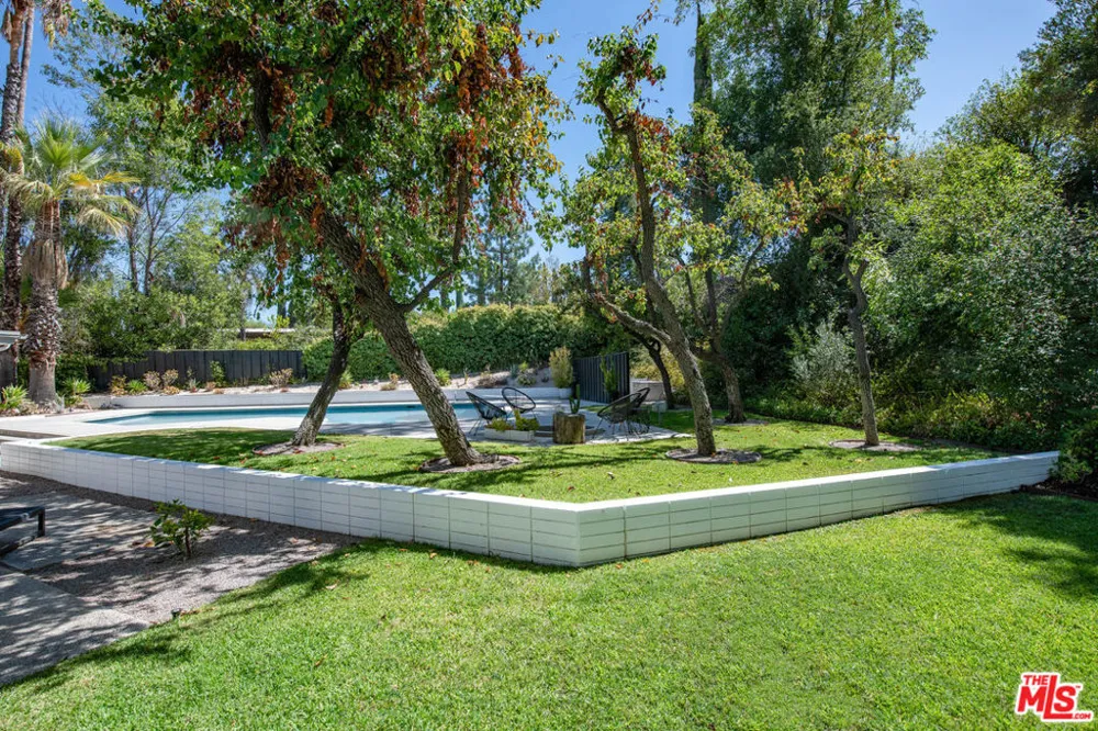4509 Caminito Place Los Angeles, CA 91356