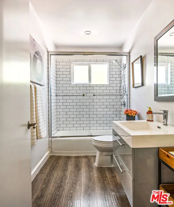 4509 Caminito Place Los Angeles, CA 91356