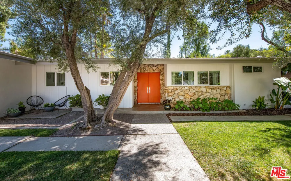4509 Caminito Place Los Angeles, CA 91356