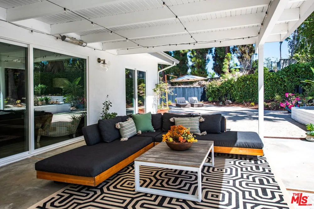 4509 Caminito Place Los Angeles, CA 91356