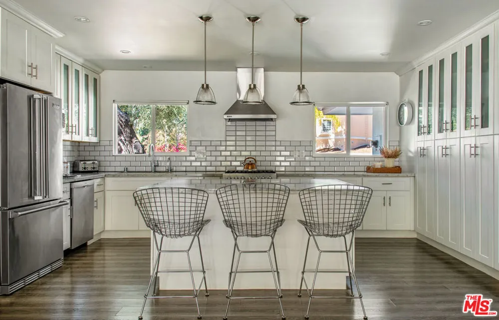 4509 Caminito Place Los Angeles, CA 91356