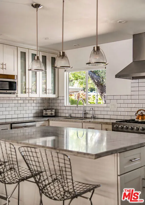4509 Caminito Place Los Angeles, CA 91356