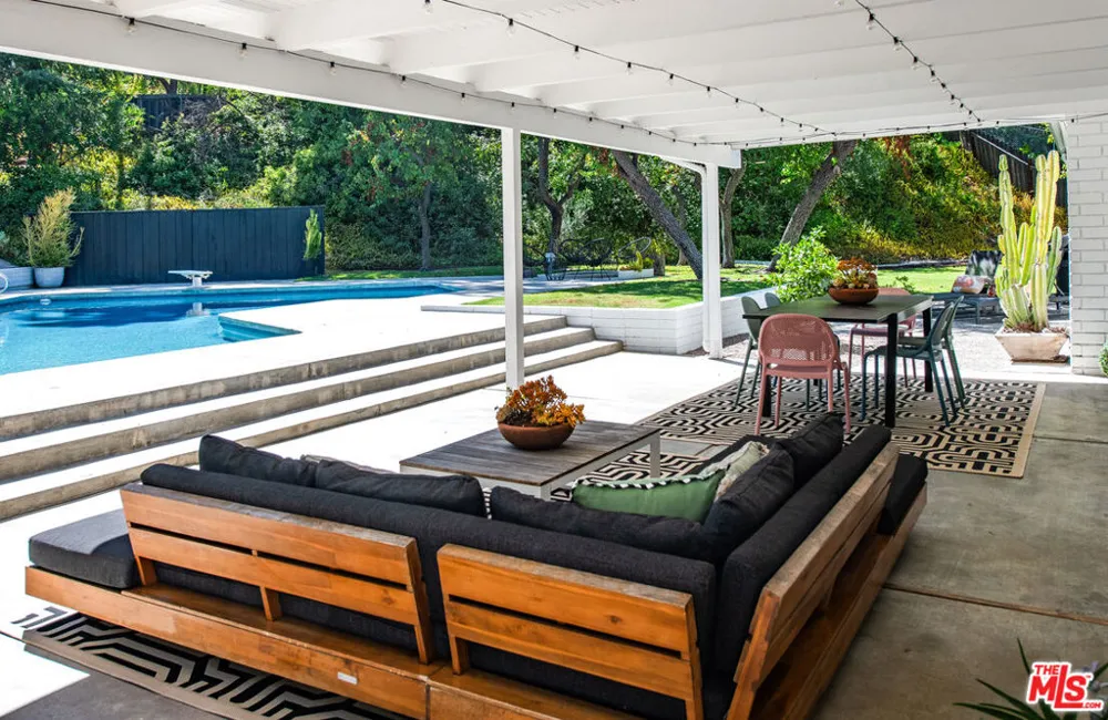 4509 Caminito Place Los Angeles, CA 91356